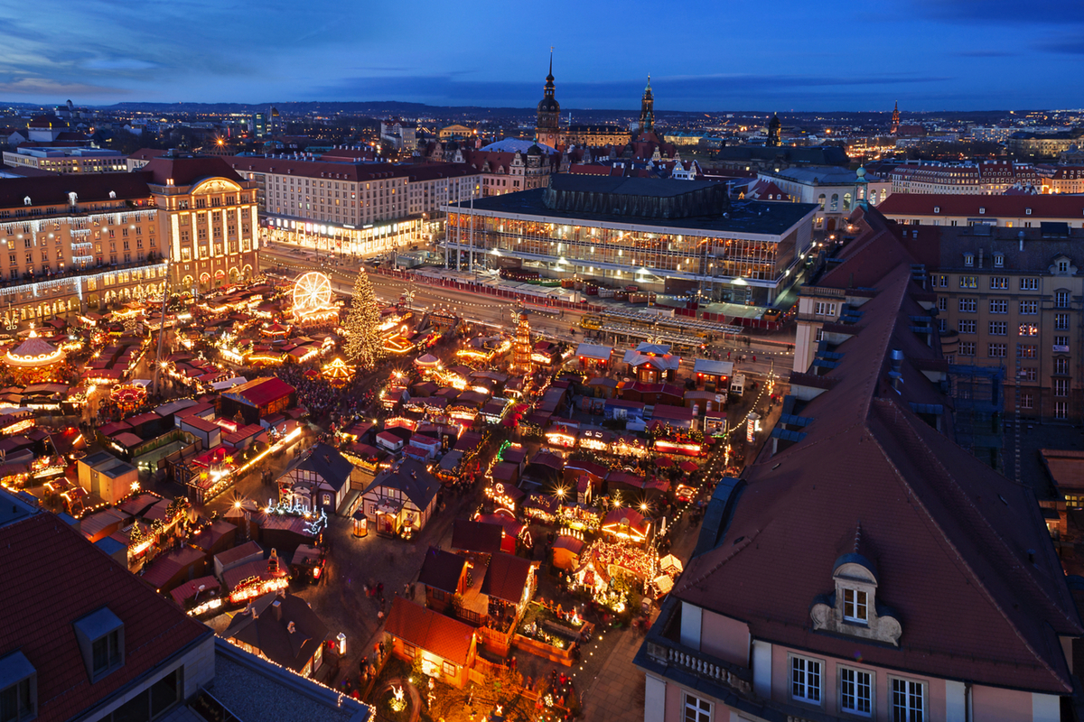 Striezelmarkt auf dem Altmarkt in Dresden, Deutschland © Alexander