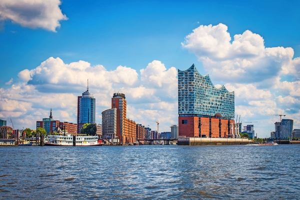 Hamburg mit Elbphilharmonie